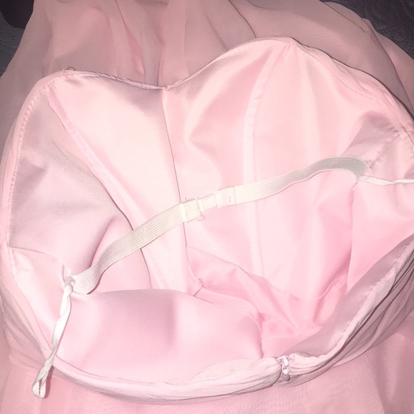 Bridesmaid/ Prom dress- soft pink chiffon- size M - Picture 3 of 3